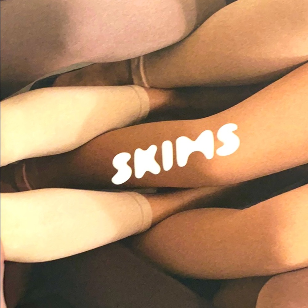 SKIMS sculpting seamless legging